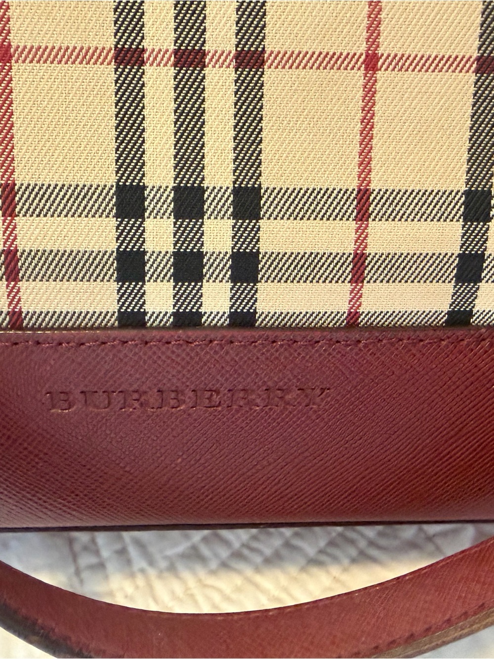 Burberry House Check Tote Bag in Beige/Black/Burgundy with COA and Auth Dusty - Picture 3 of 15